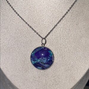 Elegant Purple and Blue Pendant Necklace